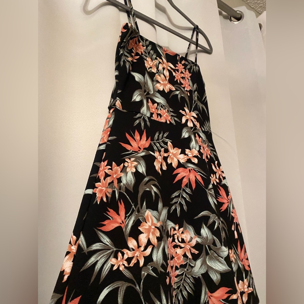 Beautiful floral dress *Nwot - Picture 5 of 5